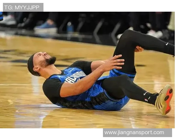 萨格斯因左臀伤势严重退赛赛后轮椅离场引发关注 萨格斯因左臀伤势严重退赛赛后轮椅离场引发关注