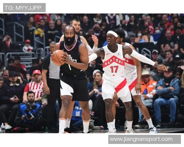 哈登四天三战展现超强表现快船战绩一胜两负引发关注