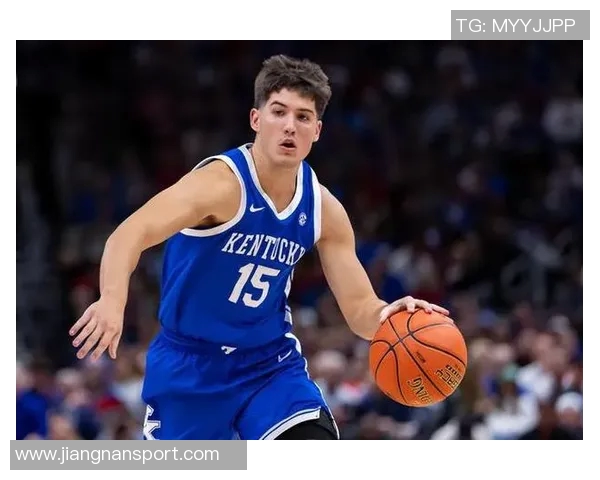 芬奇称赞里德表现出色砍下22分投篮流畅令人印象深刻