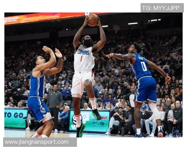 布克谈中国之行无时差反应球队节奏明显加快提升表现