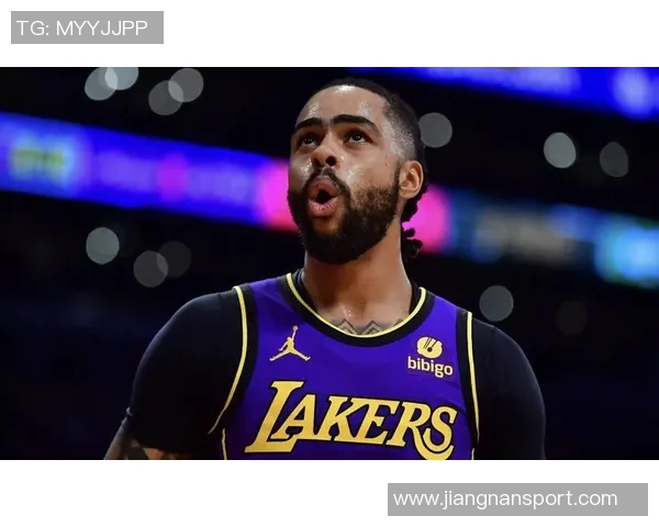 浓眉称赞拉塞尔专注职业精神改变比赛走势展现真正球员风范 浓眉称赞拉塞尔专注职业精神改变比赛走势展现真正球员风范