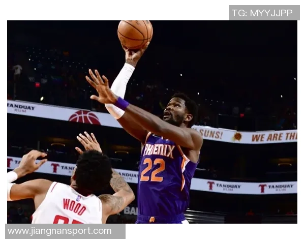 布克首节手感不佳仅得5分投篮命中率低迷影响比赛表现