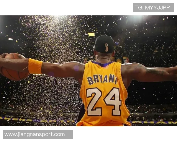 科比亲穿24号球衣拍出889万美元创纪录06年仅售10000美元 科比亲穿24号球衣拍出889万美元创纪录06年仅售10000美元