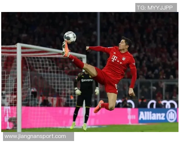 博涅克称赞泽林斯基成熟度提升只需停球便能轻松过人对手 博涅克称赞泽林斯基成熟度提升只需停球便能轻松过人对手